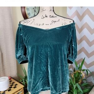 Velvet Green Off The Shoulder Top Size Small